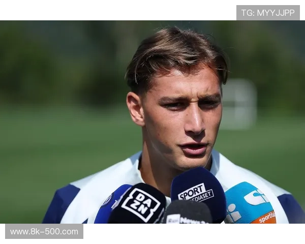 国米金童埃斯波西托留队，否认转会那不勒斯传闻