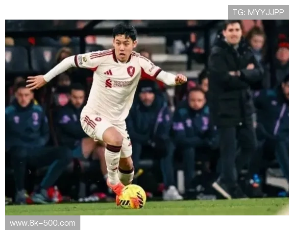 利物浦远藤航重伤被担架抬离，初步诊断指向高位踝关节损伤