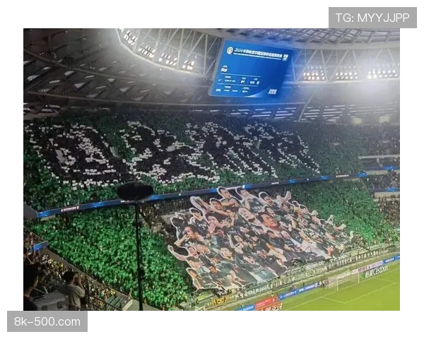 花絮：皇家贝蒂斯主场球迷巨型Tifo致敬华金退役三周年